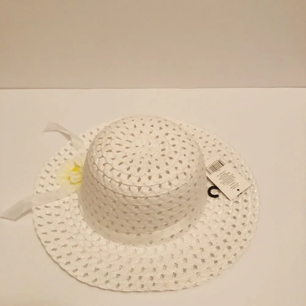 Little Girls White‎ Hat with Daisy Detail